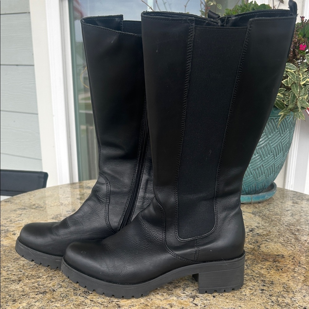 Elegant Black Heeled Boots for Women